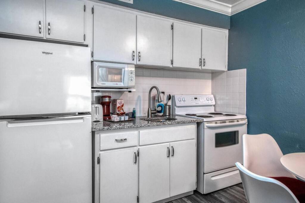 Sunset Beach Suites At Madeira Beach! Pet Friendly With Summer Breezes! - Suite 6 St. Pete Beach Exteriér fotografie