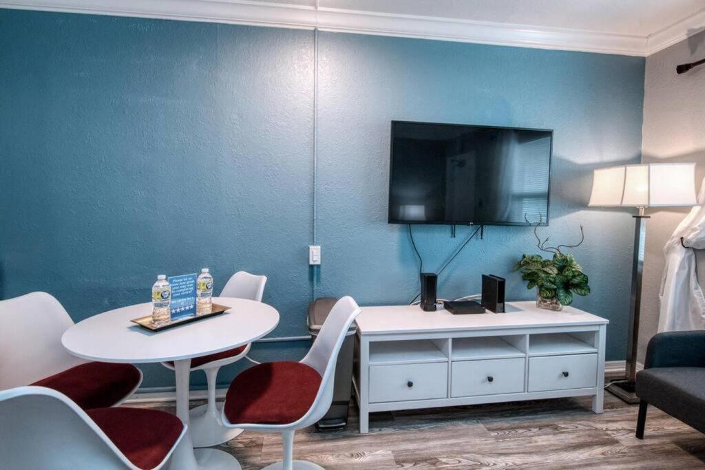 Sunset Beach Suites At Madeira Beach! Pet Friendly With Summer Breezes! - Suite 6 St. Pete Beach Exteriér fotografie