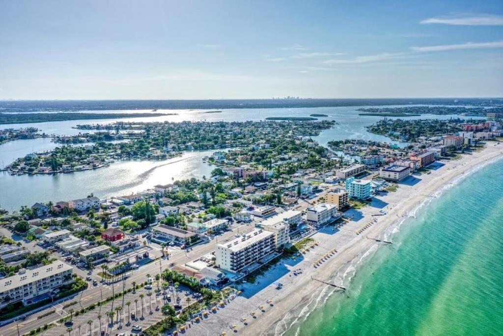 Sunset Beach Suites At Madeira Beach! Pet Friendly With Summer Breezes! - Suite 6 St. Pete Beach Exteriér fotografie